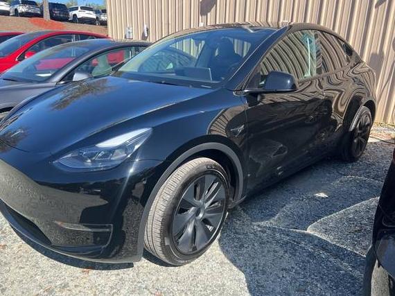 TESLA MODEL Y 2025 7SAYGDED3SF215476 image
